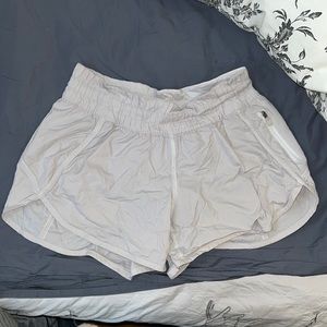 lululemon | white tracker shorts | size 6